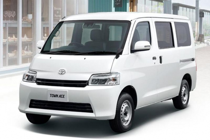 scoop: next-gen 2025 toyota hiace could offer an ev version, goodbye ice?