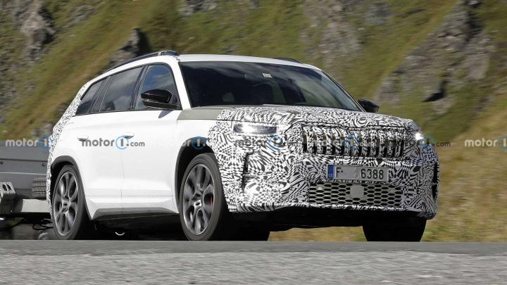 next-gen skoda kodiaq spied testing for the first time