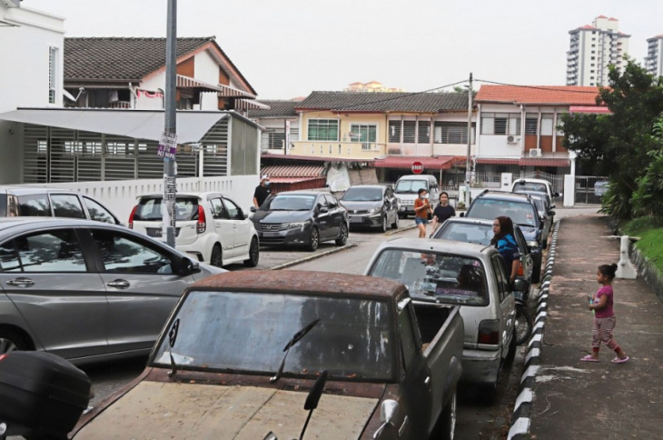 parking woe returns to george town