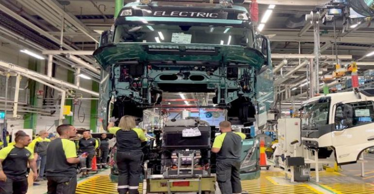 volvo trucks begins production of heavy battery-electrics