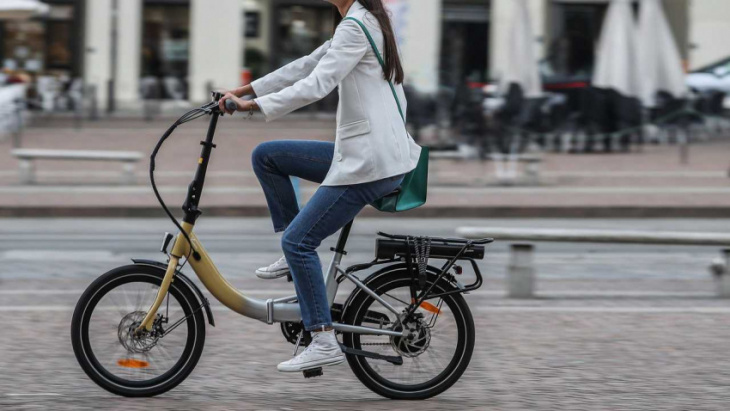 lancia enters e-bike segment with four urban electric commuters