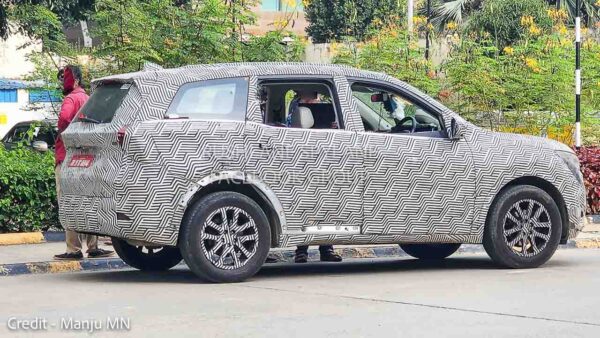 upcoming mahindra xuv700 electric suv spied in bangalore