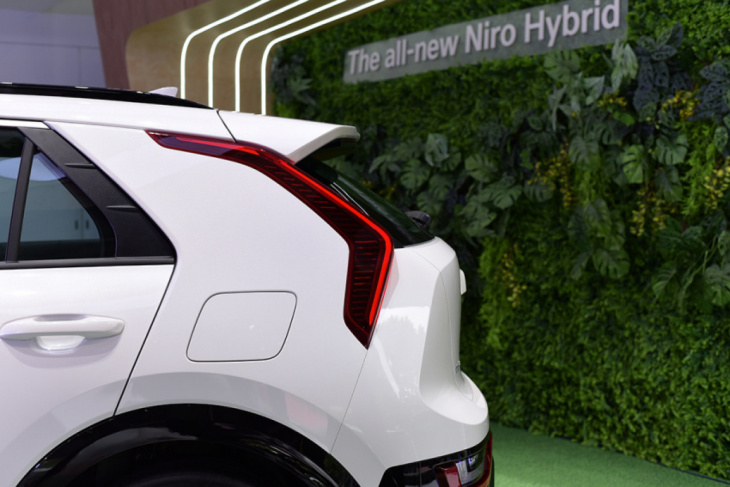 android, eco de niro! second generation kia niro hybrid launched