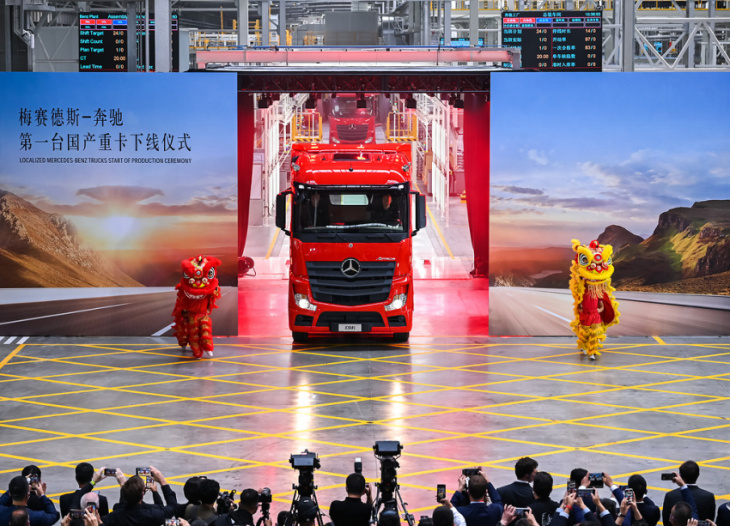 daimler truck begins producing mercedes-benz branded trucks in china