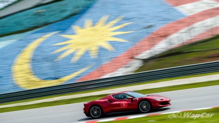 this is how you make loyalists of the brand: 2022 ferrari 296 gtb tested around sepang!