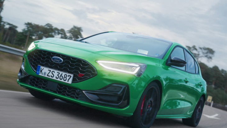 new ford focus st track pack lifts its game to rival honda civic type r