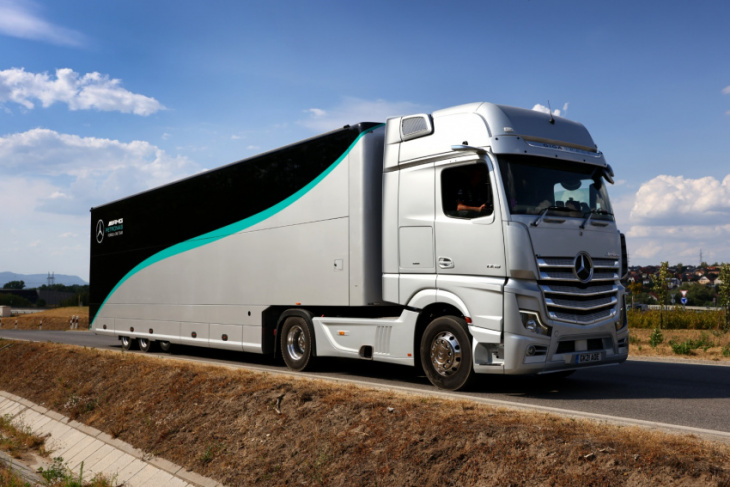 mercedes-amg formula 1 team cut freight emissions by 89% during biofuel trial