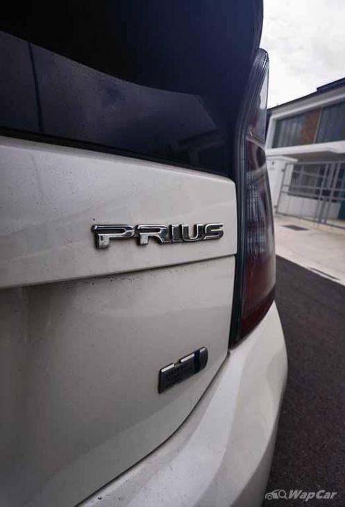 owner review: the overengineered, high technology, underestimated oddball- my 2013 toyota prius 1.8