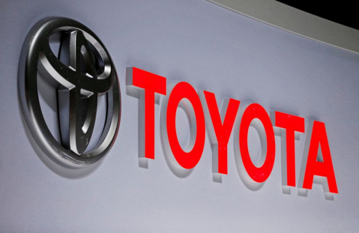 toyota global vehicle output rises 44.3% in aug to record for month