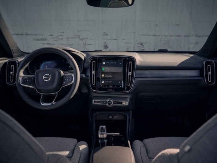 new volvo feature aims to prevent hot-car deaths