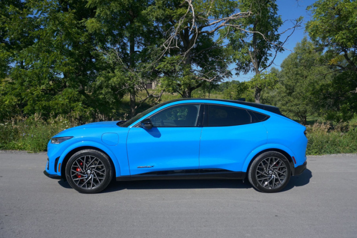 2022 ford mustang gt or mustang mach-e gt: which model and trim should you buy?