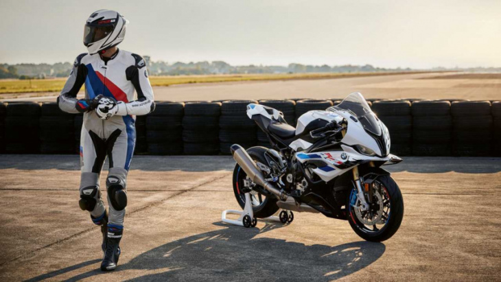 2023 bmw s 1000 rr gets a bunch of updates, including aero winglets