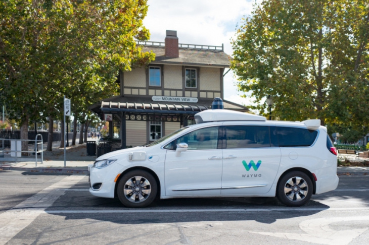 consumer reports discusses drop-off challenges with waymo’s autonomous taxi