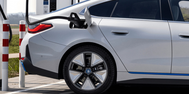 microsoft, electric vehicle council calls for more evs in australia
