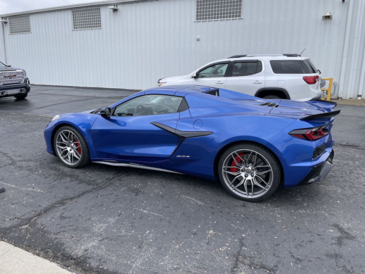 ‘corvette forum’ member takes delivery of gorgeous elkhart lake blue c8 corvette z06