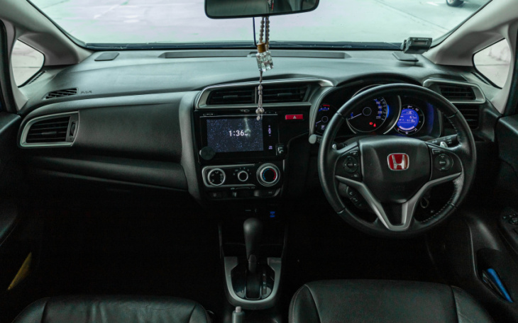 android, motorist car buyer's guide: honda jazz 1.3a