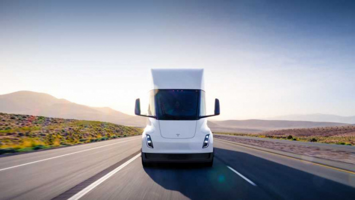 tesla has a production target of 100 semi electric trucks this year