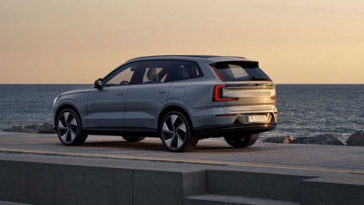 2024 volvo ex90 bows as tech-packed ev equivalent of xc90 suv