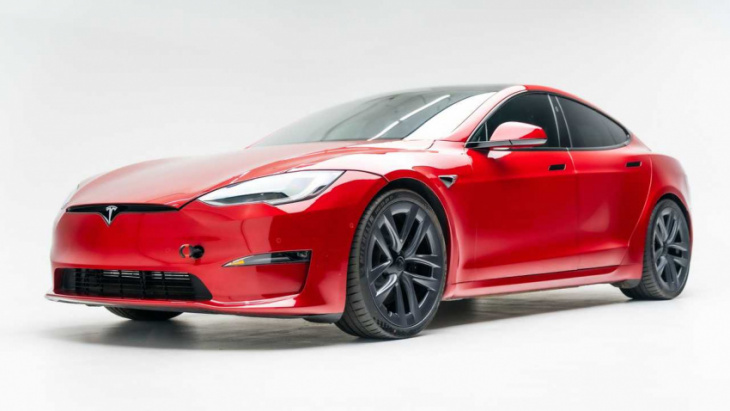 tesla model s plaid arrives in europe, higher top speed, tow hitch