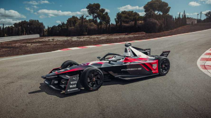porsche takes the wraps off of its 99x gen3 formula e race car
