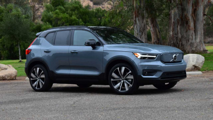 us: volvo plug-in car sales returned to growth in october 2022