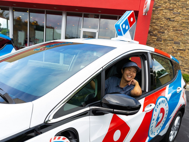 domino's is rolling out a fleet of 800 chevy bolt evs to deliver pizzas