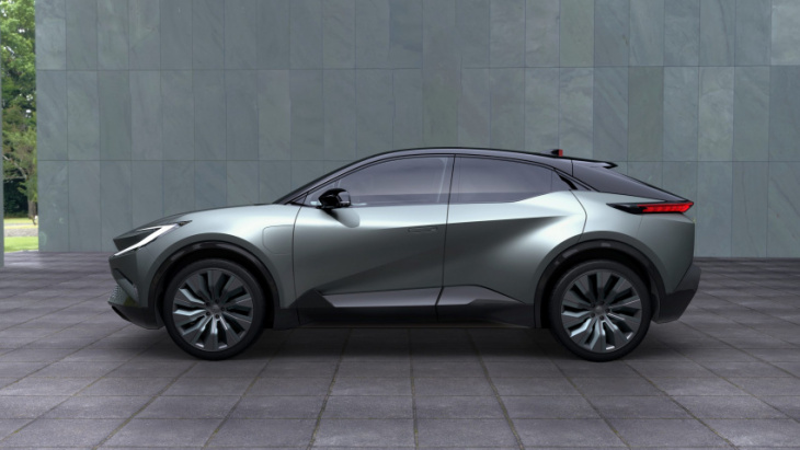 toyota bz compact suv concept shows up in la, and connects you with someone called ‘yui’