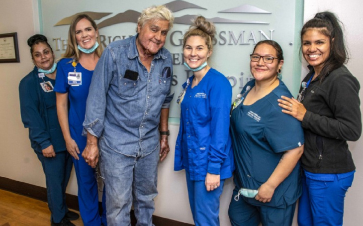 jay leno out of hospital after burning face in steam car garage fire
