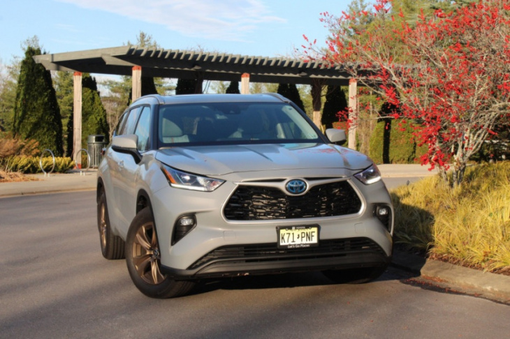 4 pros and 3 cons with driving the 2022 toyota highlander