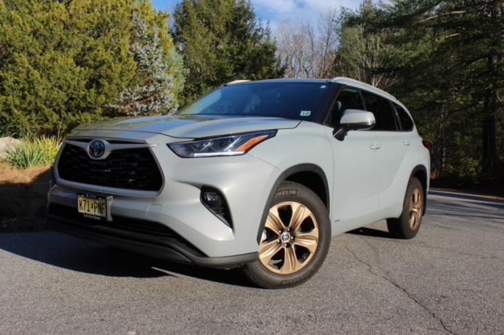 4 pros and 3 cons with driving the 2022 toyota highlander