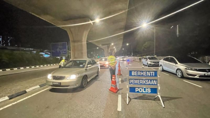 police roadblocks set up nationwide