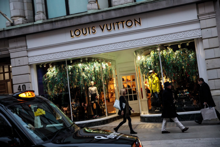 new bond street loses crown as most expensive shopping street in europe