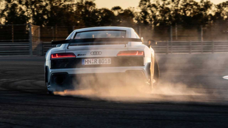 2023 audi r8 v10 gt rwd first drive review: slipping away