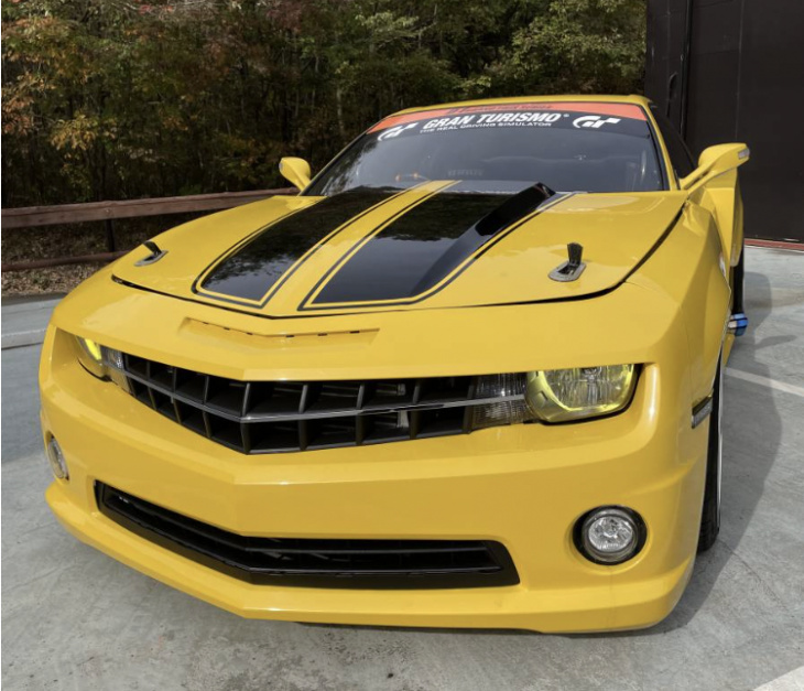someone thought turning a nissan skyline into a 2013 camaro was one good idea
