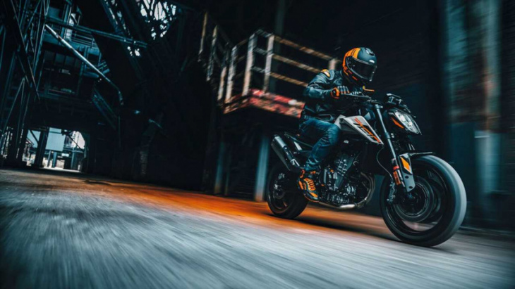 ktm refreshes its street bike lineup for 2023