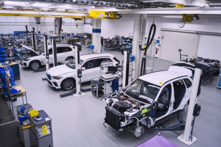 bmw group starts production of small-series hydrogen-powered model