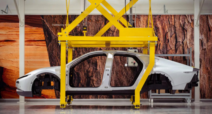 lightyear 0 production, 2024 mercedes-benz e-class: today's car news
