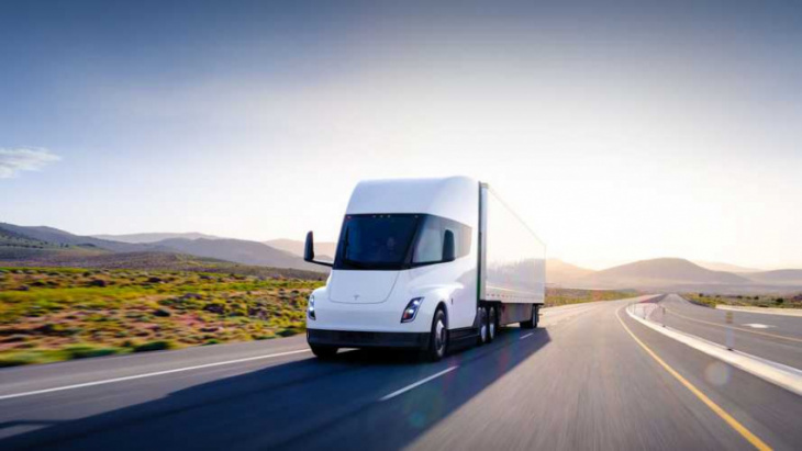 how much does tesla semi weigh without a load?