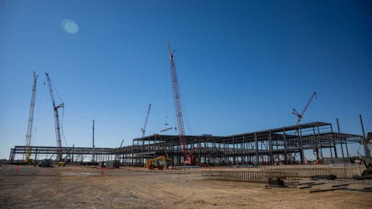 ford marks significant construction progress at blueoval sk battery park