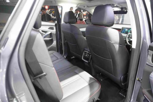 Jetour X70, Jetour, JETOUR X70 Plus: Solusi Cerdas untuk Mobilitas Harian yang Nyaman dan Aman