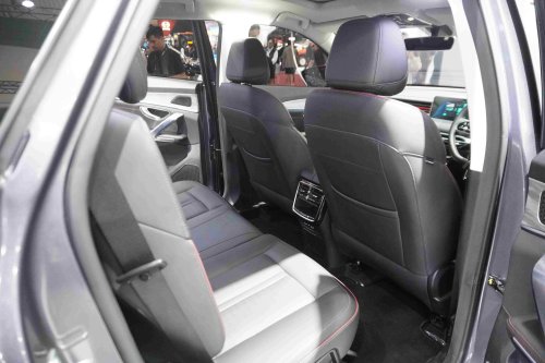 Jetour X70, Jetour, JETOUR X70 Plus: Solusi Cerdas untuk Mobilitas Harian yang Nyaman dan Aman