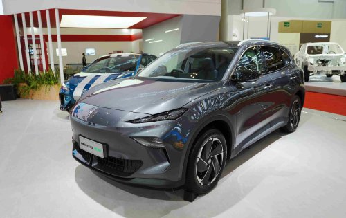 MG4 EV Max Resmi Diluncurkan di GIIAS 2025, Jarak Tempuh 540 Km, Performa Lebih Bertenaga