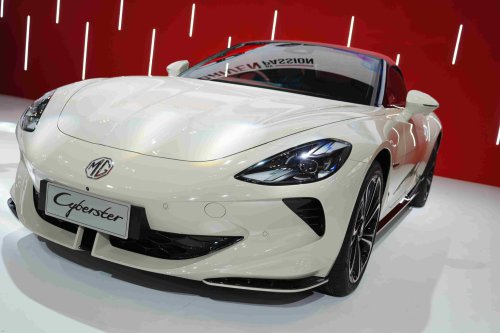 MG4 EV Max Resmi Diluncurkan di GIIAS 2025, Jarak Tempuh 540 Km, Performa Lebih Bertenaga