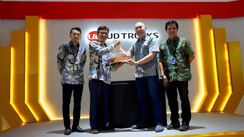 Perawatan Truk Tangki BBM Jadi Sorotan di GIIAS 2025