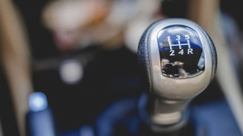 Kopling Mobil Cepat Aus? Bisa Jadi Masih Lakukan Kesalahan Ini