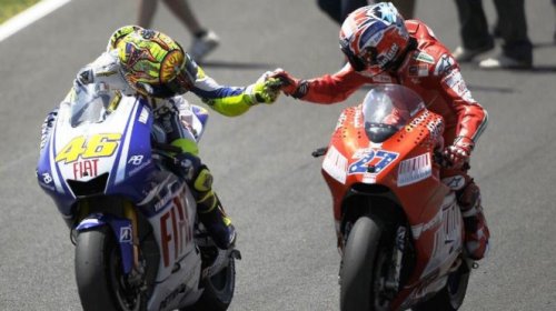 KTM, MotoGP, Momen Hangat Rossi Sapa Stoner di KTM Austria, Dua Legenda MotoGP Bertemu Lagi
