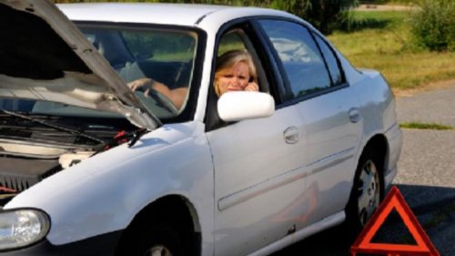 5 Perbaikan Mobil yang Sebaiknya Tidak Dilakukan di Pinggir Jalan, Ini Alasannya
