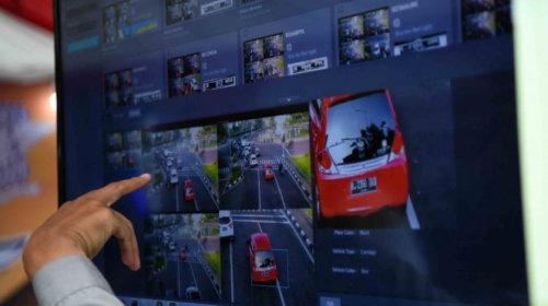 Viral Mobil Dinas Masuk Jalur Transjakarta dan Diberi Hormat, Polisi: Tetap Ditilang