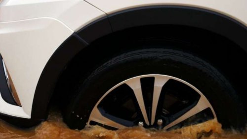 Saat Hujan Tekanan Angin Ban harus Dikurangi? Ini Kata Bridgestone