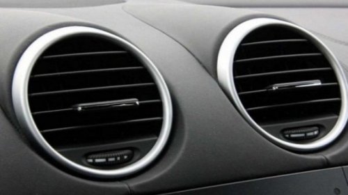 AC Mobil Bau Apek? Ini Penyebab Utamanya